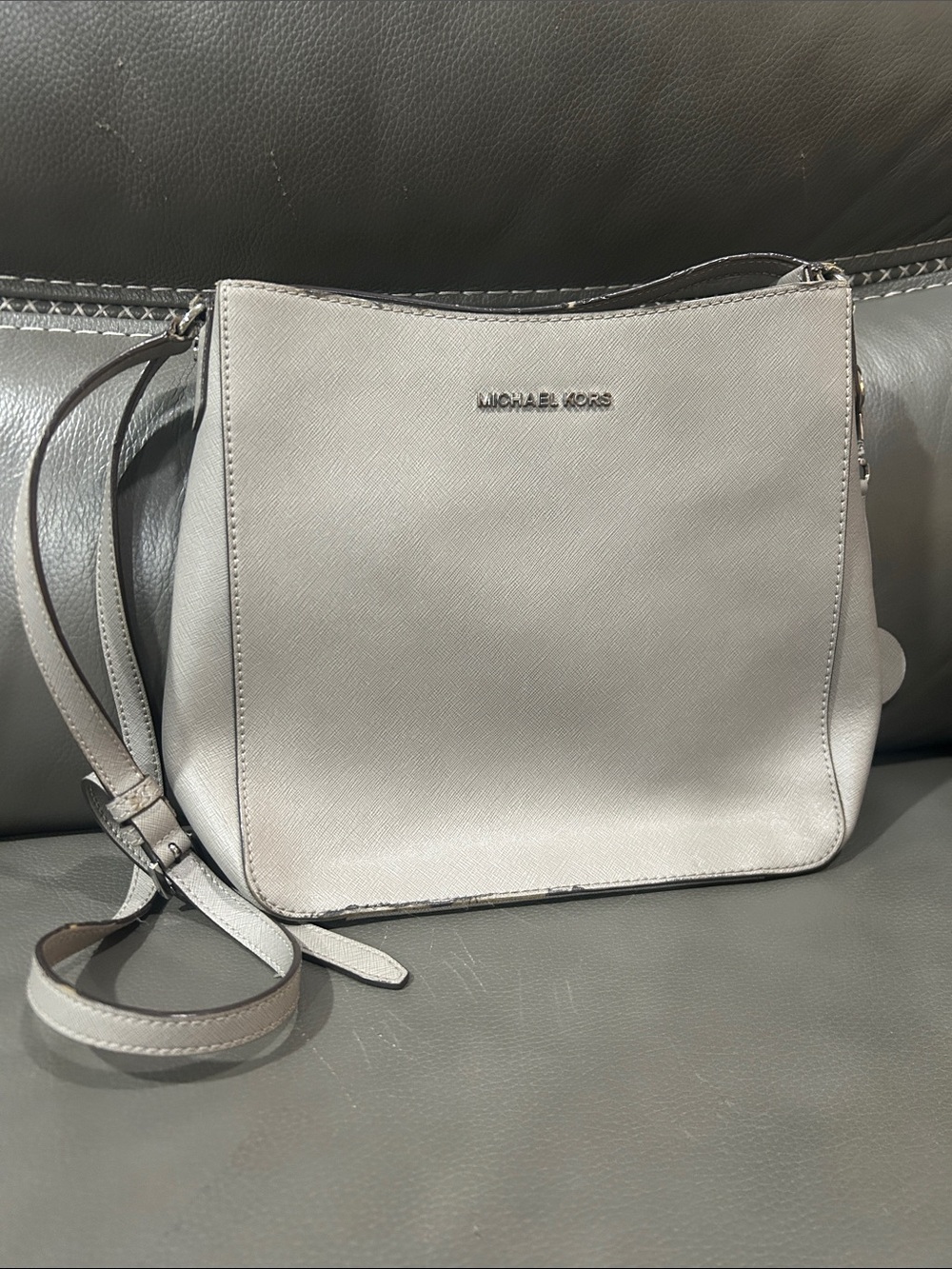 Michael Kors Grey/Silver Jet Set Large Saffiano Leather Crossbody Bag